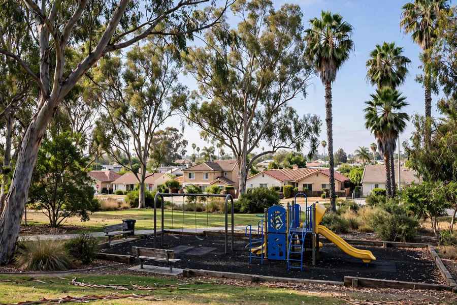 Roofing near Rowley Park in Gardena